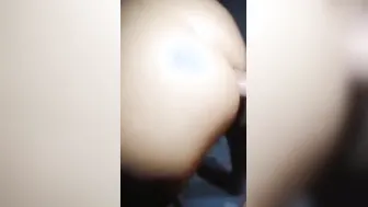 Друг трахает мою жену в жопу а я помогаю держать ее