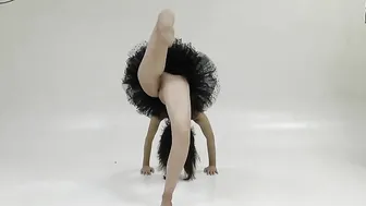 Galina Markova gymnastic leg scissors