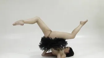 Galina Markova gymnastic leg scissors