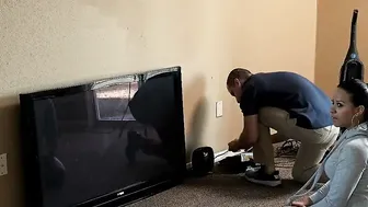 Curvy Latina wife cheats on her husband with the cable guy