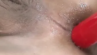 T-chick Stuffs Her Butt