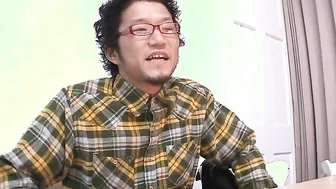 Honami Isshiki and Alice Mizuno satisfy a dude