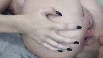 Sein allererster Arschfick und direkt ein creampie
