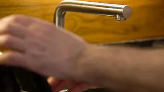 Mature guy penetrates beautiful wife in old and young video