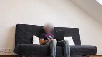 Tricky guy fucks for cash hot chick who needed accommodation