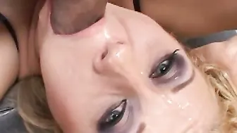 Aaralyn Barra Loves It Into Her Booty