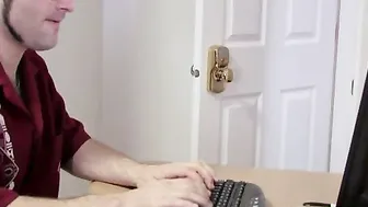 Vanessa Gold Loves Anonymous Loads