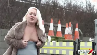 BBW UK amateur women peeing public