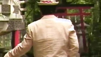 Japanese MILF masturbates in solo scene