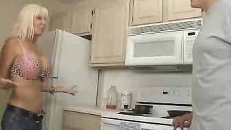Housewife Hottie