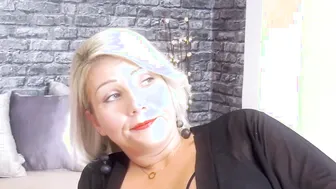 Curvy German Girls having lesbian Sex on Valentines Day
