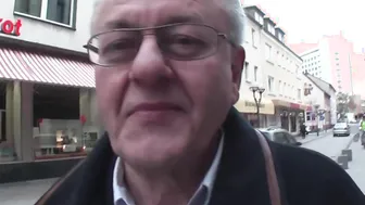 Skinny Teenage Girl with small tits picked up from an old Guy at the street