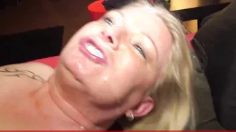 Houswife fuck in a Gangbang with pissing