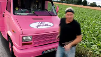 Naughty brunette Joggerin wanna fuck with the Guy in the camper van