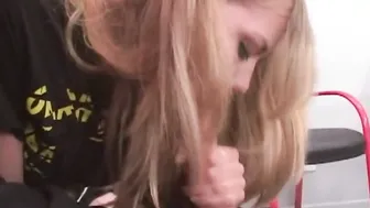Rocker Nikki Blowjob Slut with Sexy Body