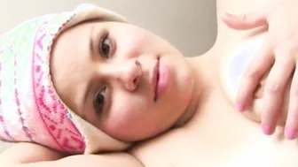 Sammy 18 show her tight Pussy