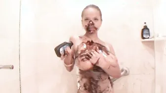 Teen Paris Milan spread chocolate all over the body