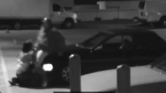 Hot Babe Blowjob her boyfriend at carpark