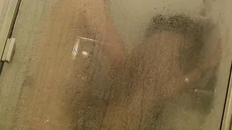 Hotty Bobbi get Shower and the guy licking her pussy
