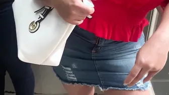 I pay UNKNOWN WOMAN to squirt into a SHOPPING CENTER and she made it