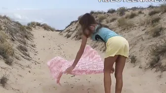 18 Yo porn video – Real 18 yo naked at beach