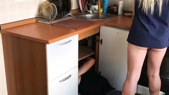 My Wifey Seduce Plumber and Offers Her Snatch Into Front Of Me
