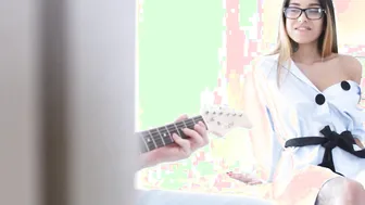 Sultry Eighteen Roxy Lips Takes It into The Booty After Guitar Lesson