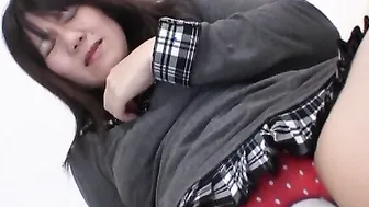 Akiko Miyake Gets And Internal Creampie And Pushes It Out For You