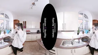 MatureReality VR - Russian Housewife