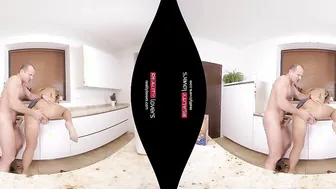 RealityLovers - Bae mom neighbour inside VR