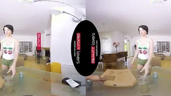 RealityLovers- Pizza Bae Monika VR