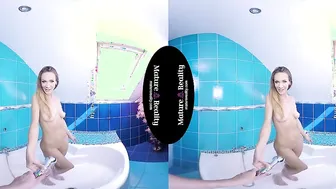 MatureReality VR - Dyke Matures