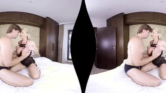 RealityLovers - Lusty Blonde cougar inside VR