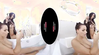 RealityLovers - Micaela Schaefer inside exclusive dyke VRporn