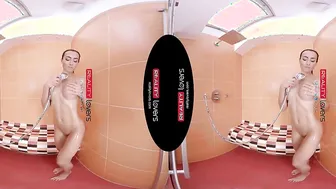 RealityLovers - Shower Allurement with Anna