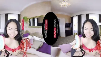 Red Head Dyke and her chinese girlfriend into VR