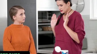 Step Mom's Dirty Secret: Stepmother & Teenage Niece Share A Huge Facial