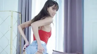 Seductive Young Thing Dig Every Inch of Long Dick - Lili Charmelle