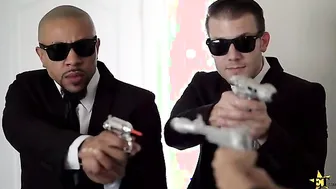 Here Cum The Guys Inside Ebony - S3:E1