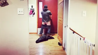 Wifey has sex with the delivery man on concealed camera