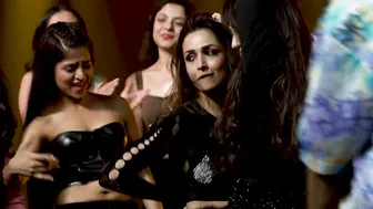 nora fatehi and malaika arora  sexy bhabhi ki Desi videos