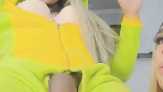 Hungry Tranny Sucking Her Friends Big Dick