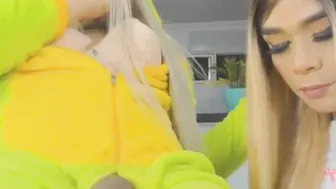 Hungry Tranny Sucking Her Friends Big Dick