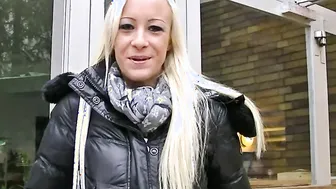 Skinny blonde Teenage Girl with small tits during an Amateur Userdate