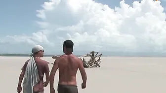 Druuna Diva Takes Dick On The Sandy Beach