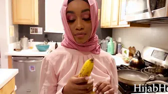 Nobody Can Resist A Thick Black Into Hijab- Lily Starfire