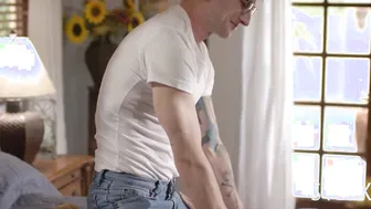 Seducing Stepmom With The Promise Of A Magical Rubs