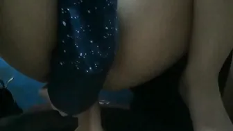 fucking my cunt with a sex toy 