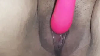 Soak Pusssie Close up nailed with toy