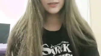 my stepsister offer me a yummy bj until she makes me cum